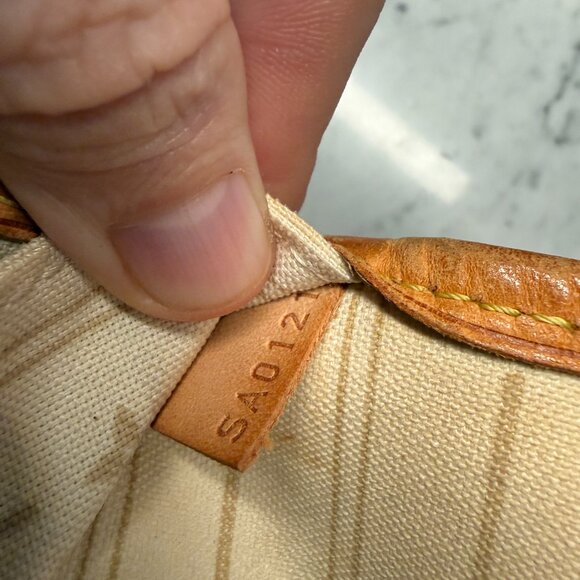 Louis Vuitton Neverfull MM – Damier Azur - Picture 14 of 14